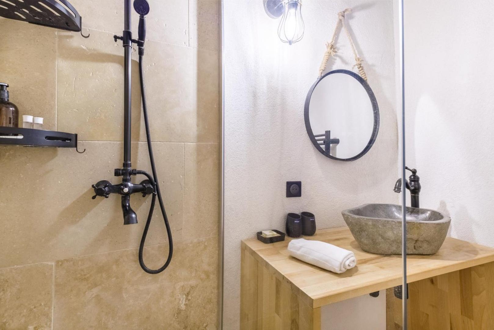 Charmant Appartement - Saint Paul De Vence Village Exterior photo